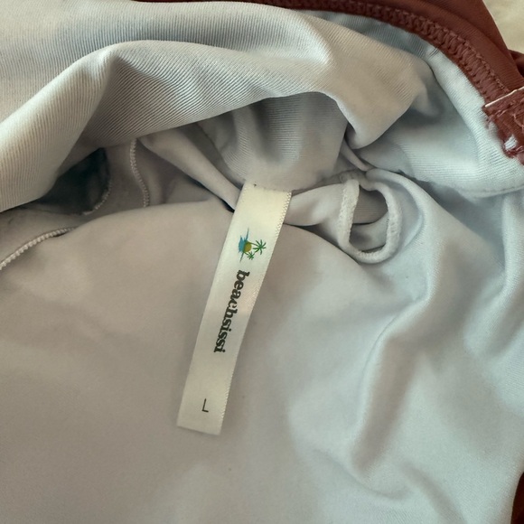 One-Shoulder Ruffle Swimsuit - Picture 3 of 4